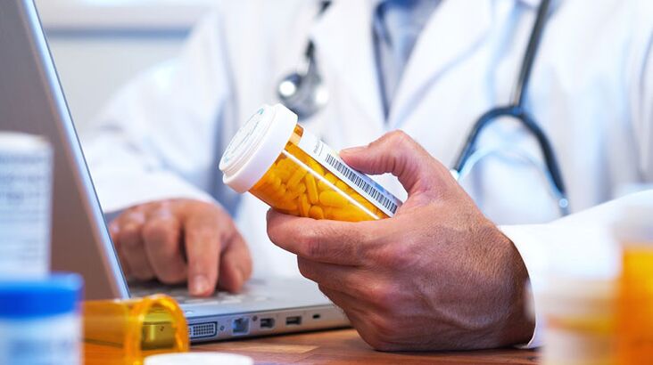 The doctor prescribes medicine for prostatitis